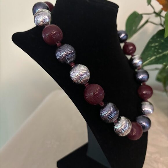 Beautiful Wine, Grey and Silver Color Beaded Necklace - 21" - Picture 4 of 8